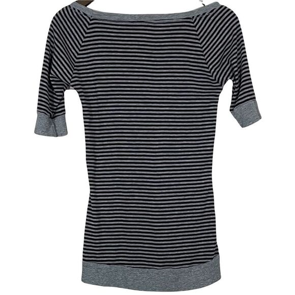 TNA Grey/Burgundy Striped Short Sleeve Fitted Tee Size XS - Picture 2 of 2